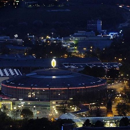 Schoene Grosse Wohnung 2 Schlafzimmer Bis 6 Pax Naehe Stadion Signal Iduna Dortmund Exterior photo