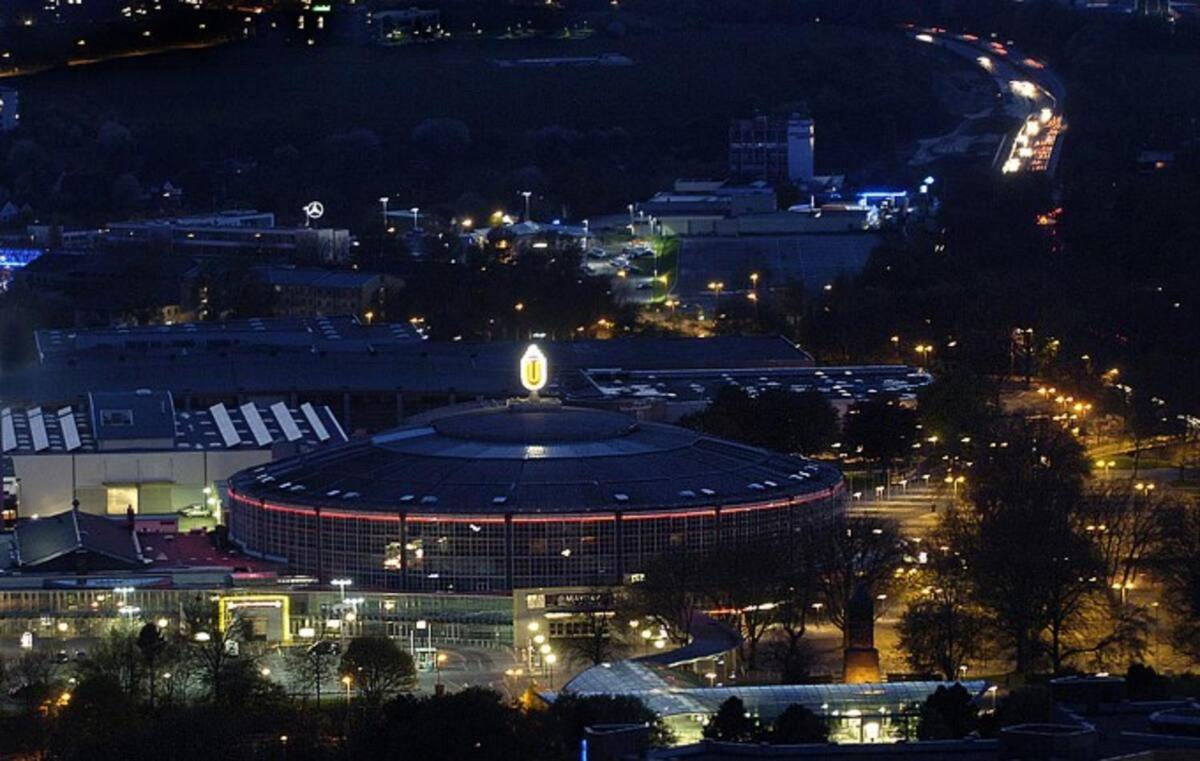 Schoene Grosse Wohnung 2 Schlafzimmer Bis 6 Pax Naehe Stadion Signal Iduna Dortmund Exterior photo