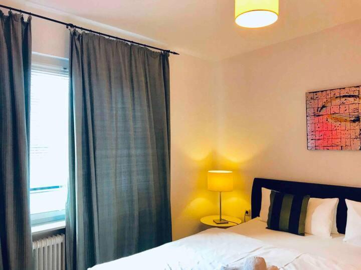 Schoene Grosse Wohnung 2 Schlafzimmer Bis 6 Pax Naehe Stadion Signal Iduna Dortmund Exterior photo